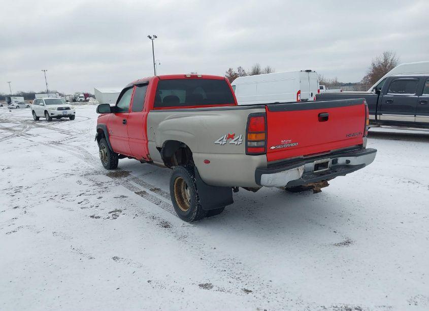 Photo 3 of 2003 Chevrolet Silverado 3500 LS (VIN 1GCJK39113E184061)