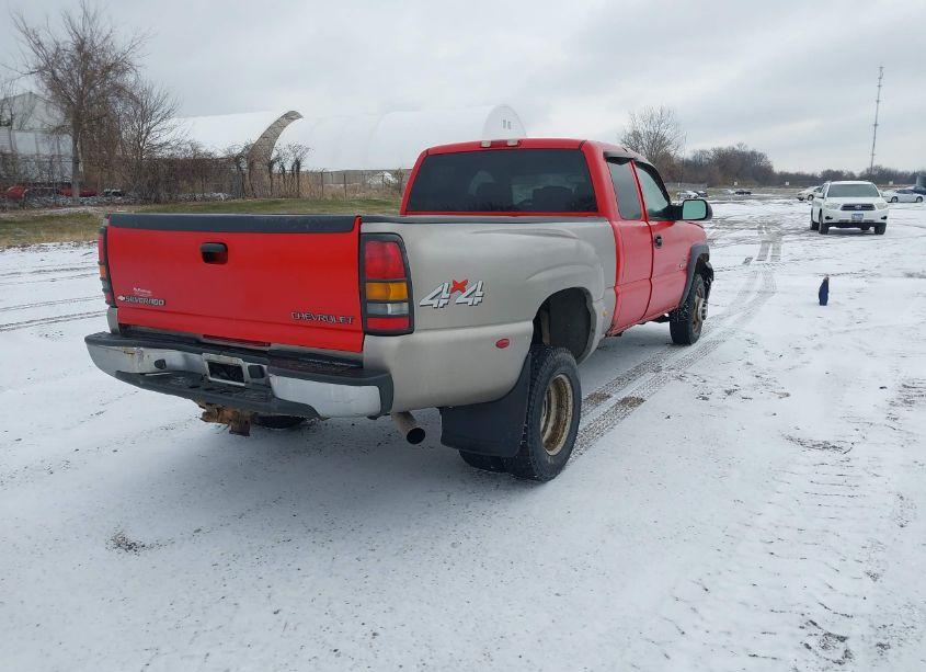 Photo 4 of 2003 Chevrolet Silverado 3500 LS (VIN 1GCJK39113E184061)