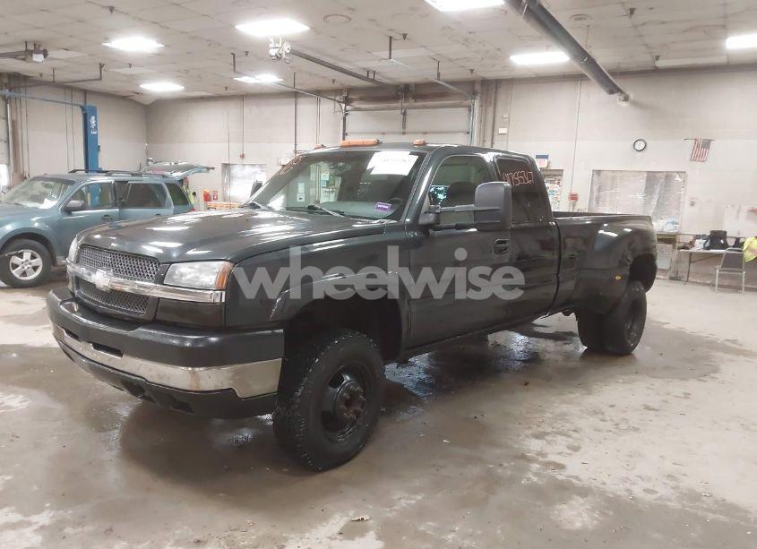 2003 Chevrolet Silverado 3500 LS (VIN 1GCJK39113E295256) main photo