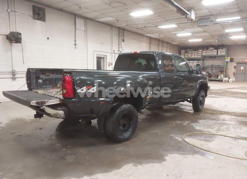 Photo 3 of 2003 Chevrolet Silverado 3500 LS (VIN 1GCJK39113E295256)