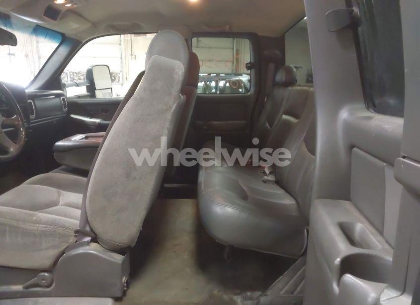 Photo 7 of 2003 Chevrolet Silverado 3500 LS (VIN 1GCJK39113E295256)