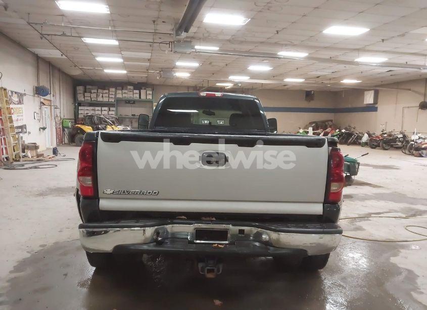 Photo 8 of 2003 Chevrolet Silverado 3500 LS (VIN 1GCJK39113E295256)