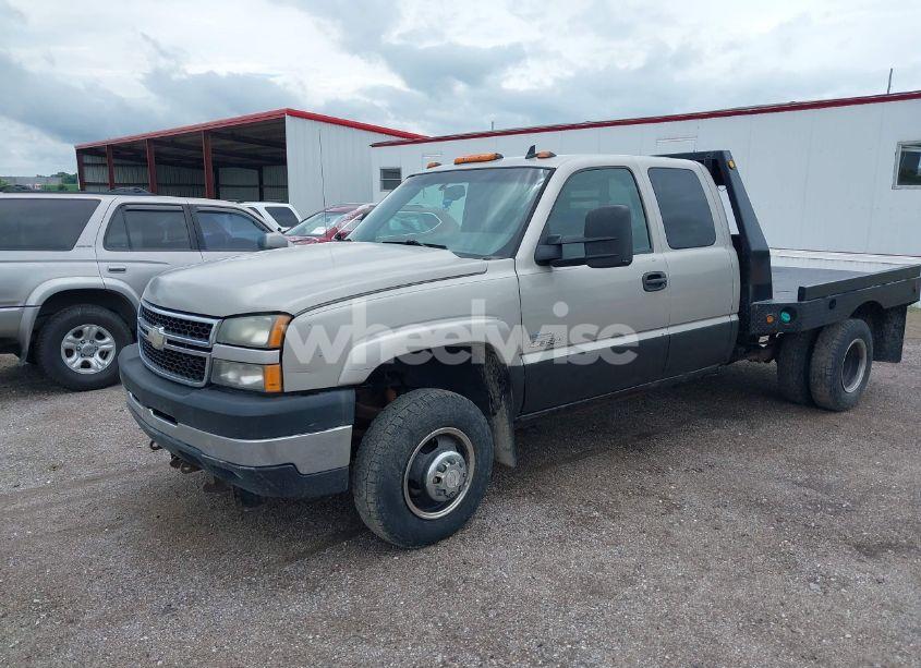 Photo 2 of 2007 Chevrolet Silverado 3500 CLASSIC LT1 (VIN 1GCJK39D57E179185)