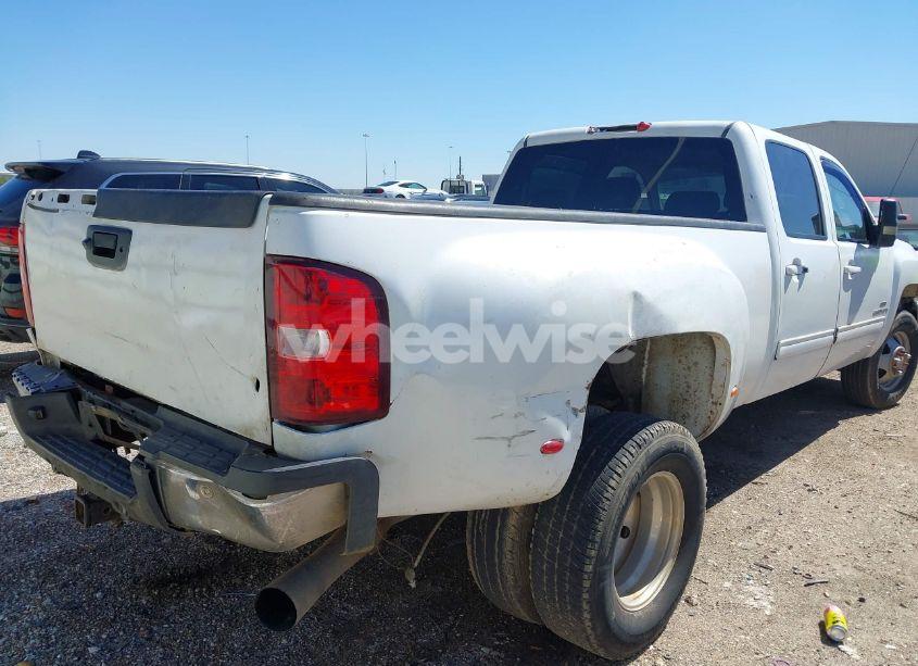Photo 11 of 2009 Chevrolet Silverado 3500HD LT (VIN 1GCJK83639F139725)