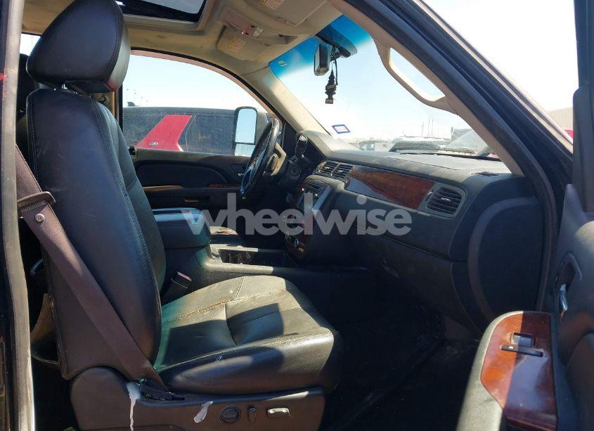 Photo 6 of 2009 Chevrolet Silverado 3500HD LTZ (VIN 1GCJK93689F114681)