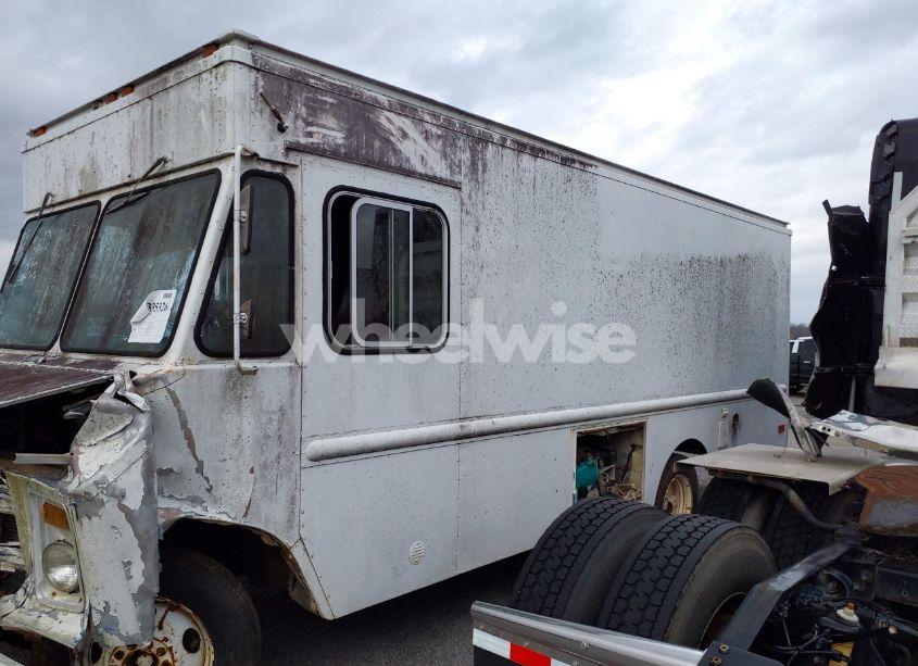 Photo 13 of 1982 Chevrolet P30 (VIN 1GCJP32M6C3302915)