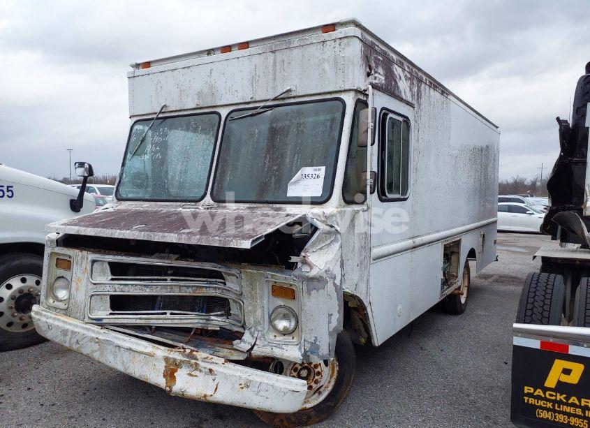 Photo 2 of 1982 Chevrolet P30 (VIN 1GCJP32M6C3302915)