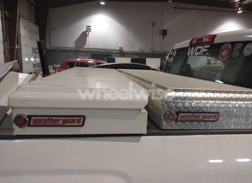 Photo 8 of 2018 Chevrolet Silverado 1500 WT (VIN 1GCNCNEC0JZ125137)