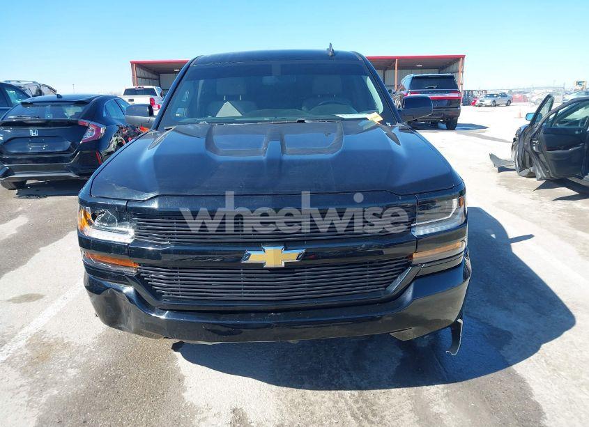 Photo 13 of 2018 Chevrolet Silverado 1500 WT (VIN 1GCNCNEC1JZ339988)