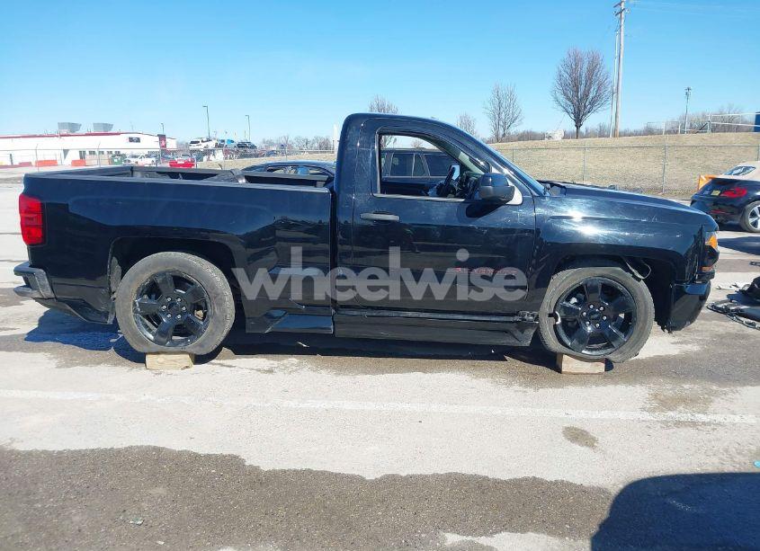 Photo 14 of 2018 Chevrolet Silverado 1500 WT (VIN 1GCNCNEC1JZ339988)