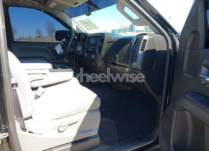 Photo 8 of 2018 Chevrolet Silverado 1500 WT (VIN 1GCNCNEC1JZ339988)