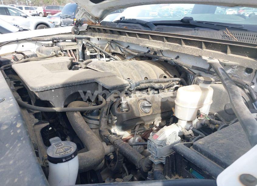 Photo 10 of 2018 Chevrolet Silverado 1500 WT (VIN 1GCNCNEC2JZ121199)