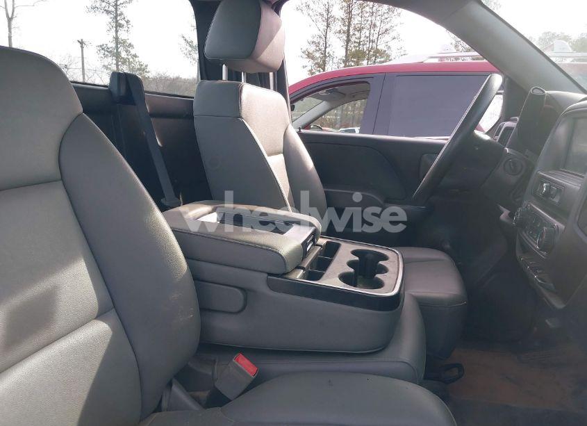 Photo 5 of 2018 Chevrolet Silverado 1500 WT (VIN 1GCNCNEC2JZ121199)