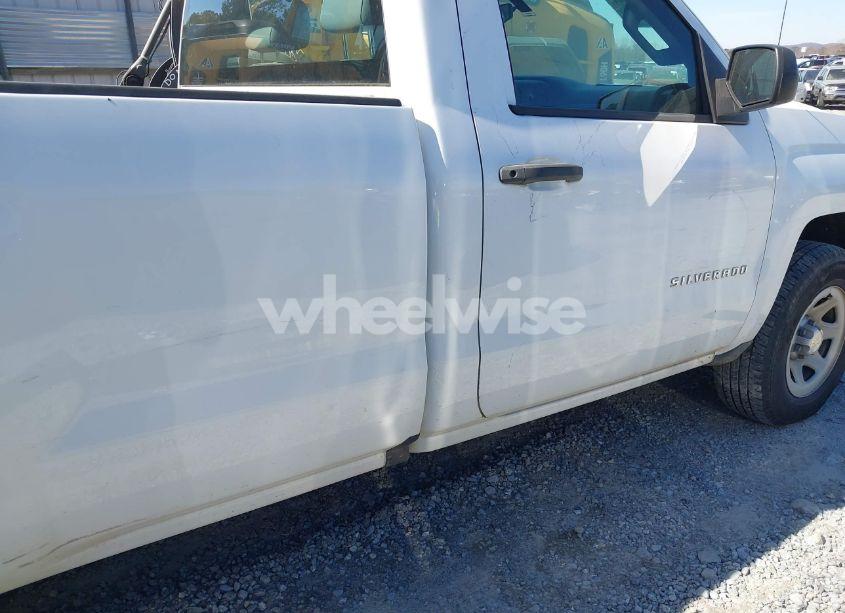 Photo 6 of 2018 Chevrolet Silverado 1500 WT (VIN 1GCNCNEC2JZ121199)