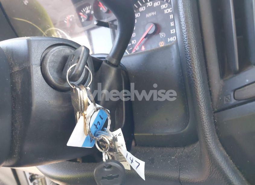 Photo 10 of 2017 Chevrolet Silverado 1500 WT (VIN 1GCNCNEC3HZ190395)