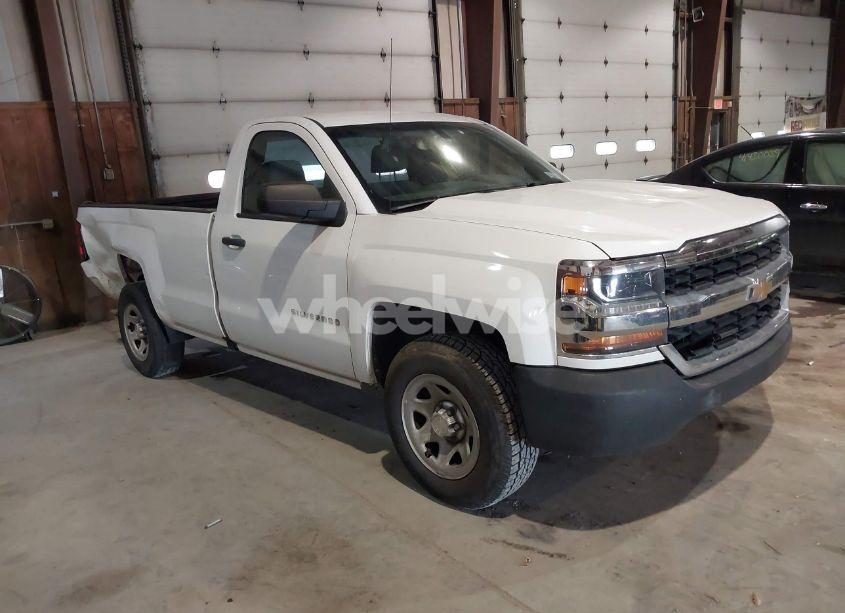 2018 Chevrolet Silverado 1500 WT (VIN 1GCNCNEC4JZ102492) main photo
