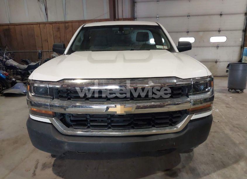 Photo 13 of 2018 Chevrolet Silverado 1500 WT (VIN 1GCNCNEC4JZ102492)