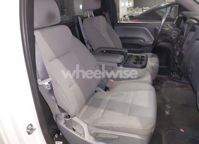 Photo 8 of 2018 Chevrolet Silverado 1500 WT (VIN 1GCNCNEC4JZ102492)