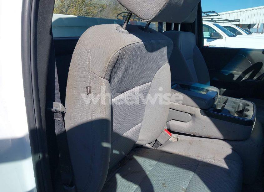 Photo 7 of 2018 Chevrolet Silverado 1500 WT (VIN 1GCNCNEC4JZ319279)