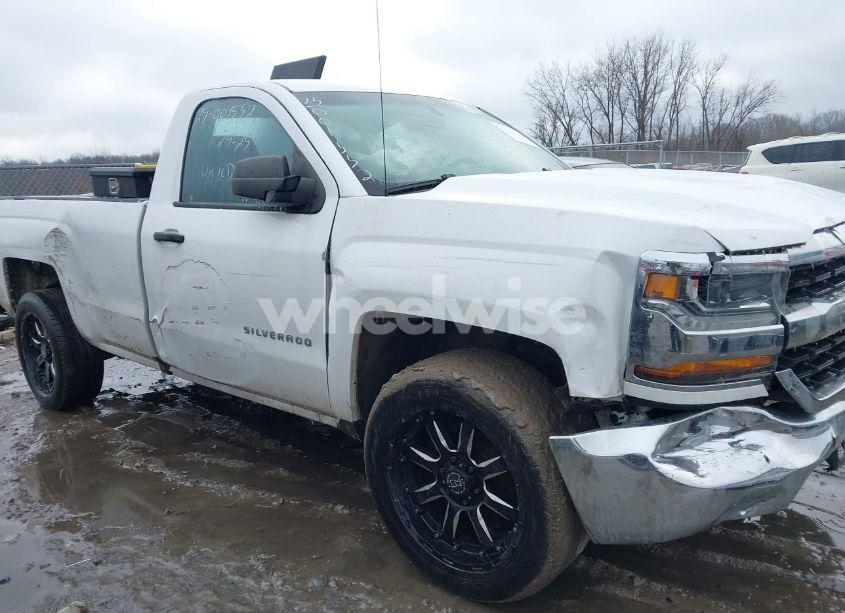 Photo 13 of 2018 Chevrolet Silverado 1500 WT (VIN 1GCNCNEC5JZ906879)