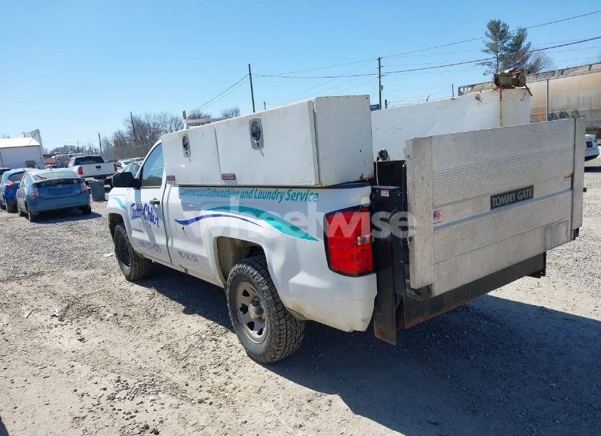 Photo 3 of 2018 Chevrolet Silverado 1500 WT (VIN 1GCNCNEC7JZ160368)