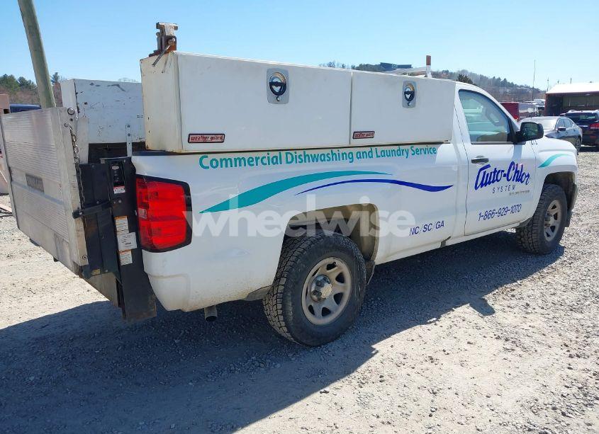 Photo 4 of 2018 Chevrolet Silverado 1500 WT (VIN 1GCNCNEC7JZ160368)