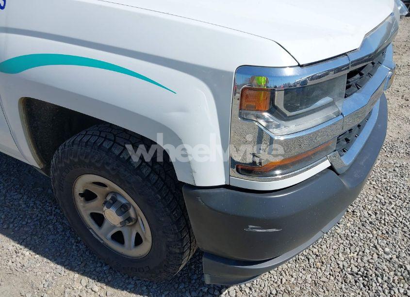 Photo 6 of 2018 Chevrolet Silverado 1500 WT (VIN 1GCNCNEC7JZ160368)