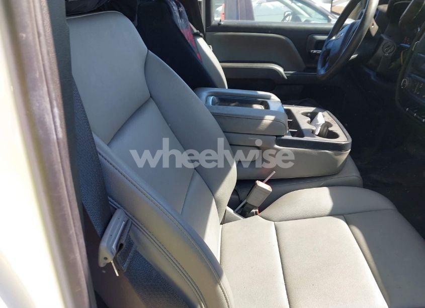 Photo 8 of 2018 Chevrolet Silverado 1500 WT (VIN 1GCNCNEC7JZ160368)