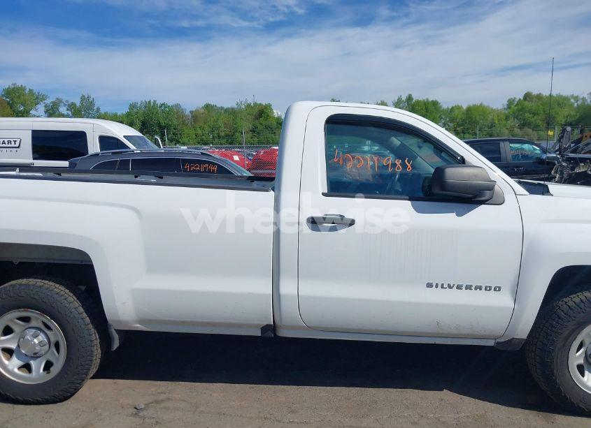 Photo 13 of 2018 Chevrolet Silverado 1500 WT (VIN 1GCNCNEH0JZ294408)