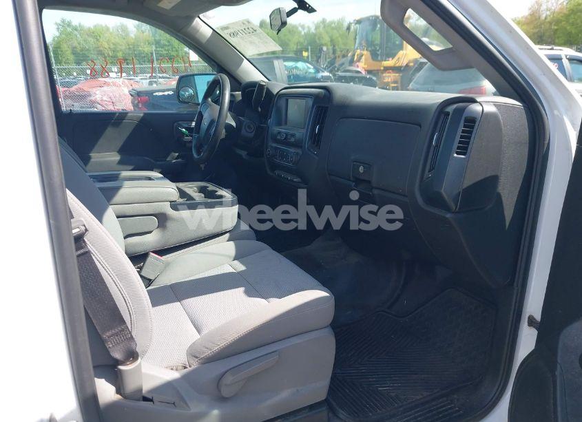 Photo 5 of 2018 Chevrolet Silverado 1500 WT (VIN 1GCNCNEH0JZ294408)