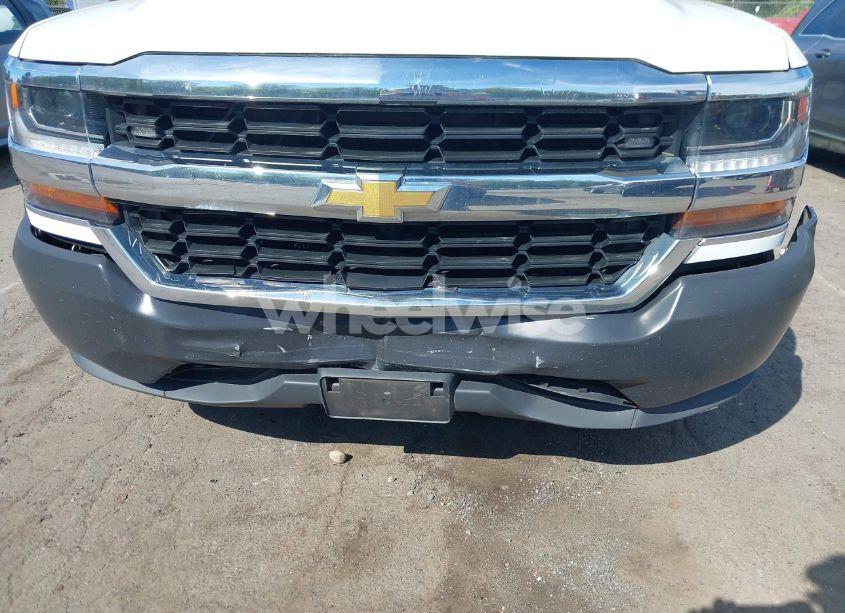 Photo 6 of 2018 Chevrolet Silverado 1500 WT (VIN 1GCNCNEH0JZ294408)
