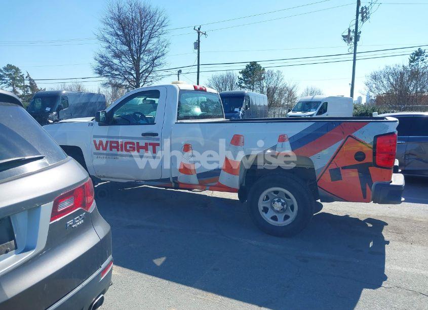 Photo 15 of 2018 Chevrolet Silverado 1500 WT (VIN 1GCNCNEH2JZ148429)