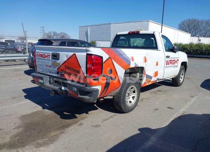 Photo 4 of 2018 Chevrolet Silverado 1500 WT (VIN 1GCNCNEH2JZ148429)