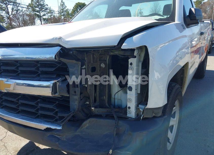 Photo 6 of 2018 Chevrolet Silverado 1500 WT (VIN 1GCNCNEH2JZ148429)