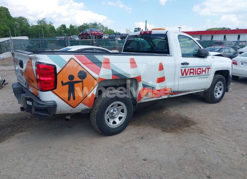 Photo 4 of 2018 Chevrolet Silverado 1500 WT (VIN 1GCNCNEH2JZ238390)