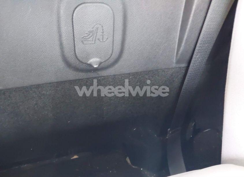 Photo 8 of 2018 Chevrolet Silverado 1500 WT (VIN 1GCNCNEH3JZ336487)