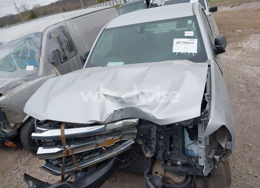 Photo 13 of 2018 Chevrolet Silverado 1500 WT (VIN 1GCNCNEH4JZ378618)