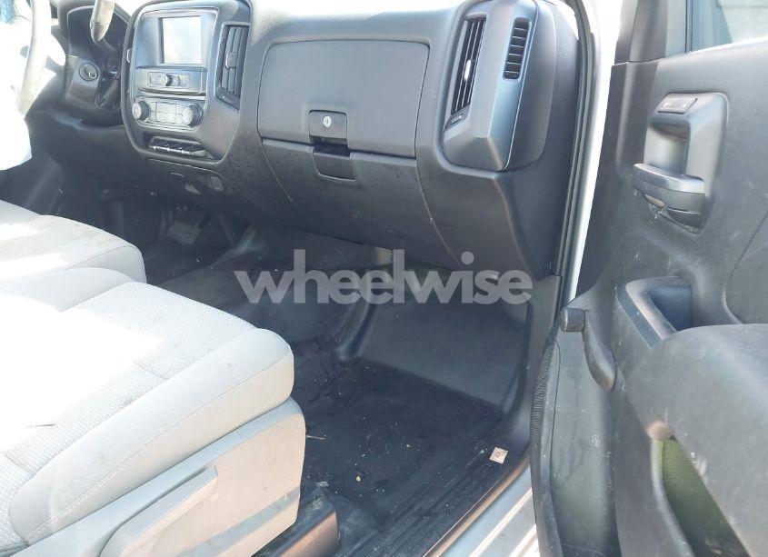 Photo 5 of 2018 Chevrolet Silverado 1500 WT (VIN 1GCNCNEH4JZ378618)