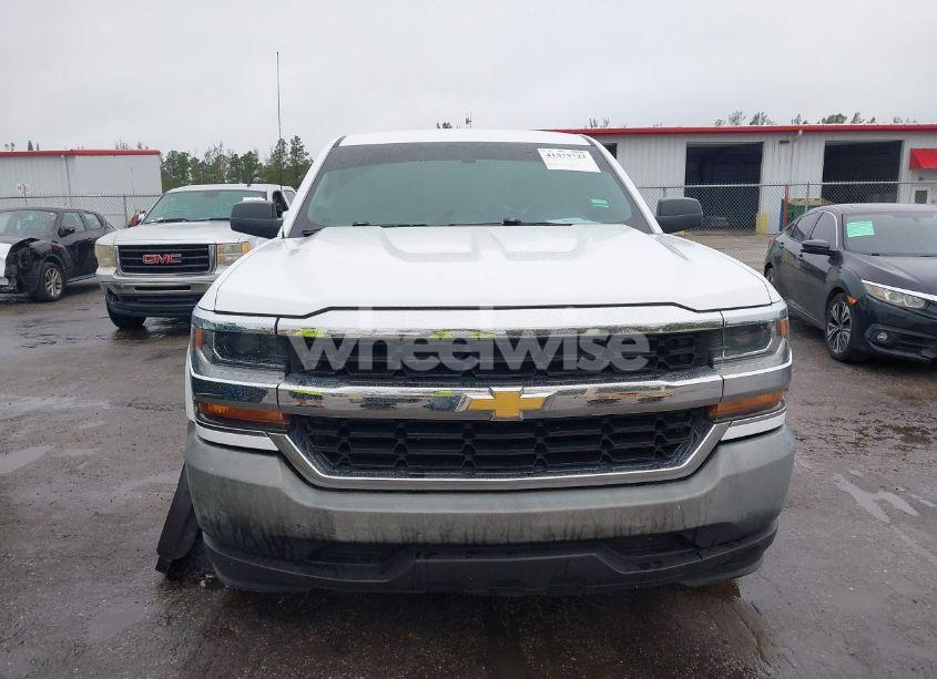 Photo 12 of 2018 Chevrolet Silverado 1500 WT (VIN 1GCNCNEH5JZ118938)