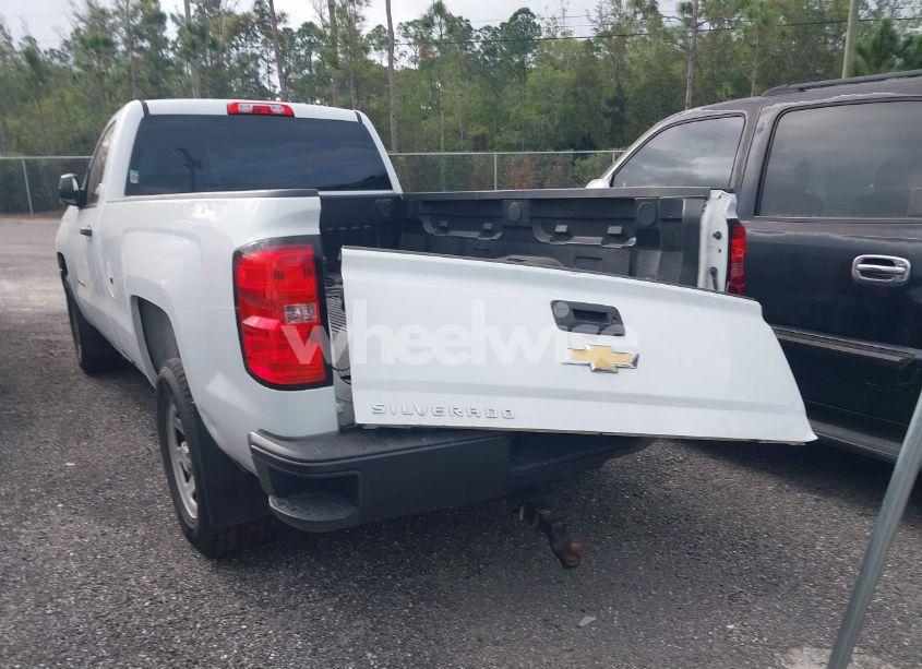 Photo 3 of 2018 Chevrolet Silverado 1500 WT (VIN 1GCNCNEH5JZ118938)