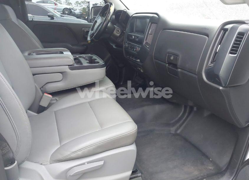 Photo 5 of 2018 Chevrolet Silverado 1500 WT (VIN 1GCNCNEH5JZ118938)