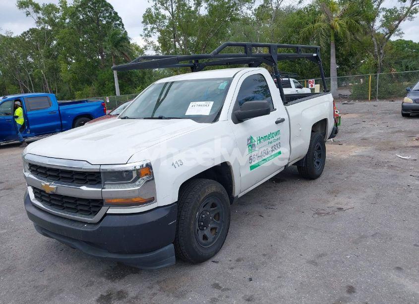 Photo 12 of 2018 Chevrolet Silverado 1500 WT (VIN 1GCNCNEH5JZ137571)