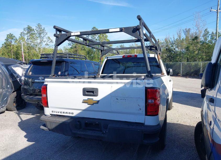 Photo 4 of 2018 Chevrolet Silverado 1500 WT (VIN 1GCNCNEH5JZ137571)