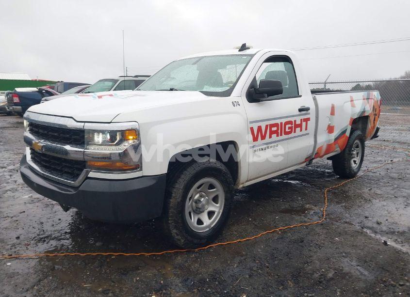 Photo 2 of 2018 Chevrolet Silverado 1500 WT (VIN 1GCNCNEH5JZ222703)