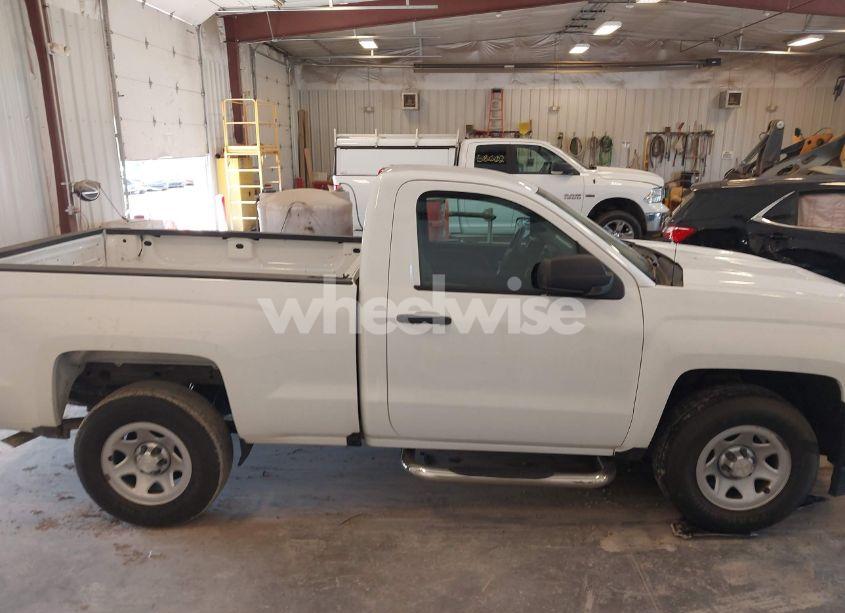Photo 13 of 2018 Chevrolet Silverado 1500 WT (VIN 1GCNCNEH9JZ319516)