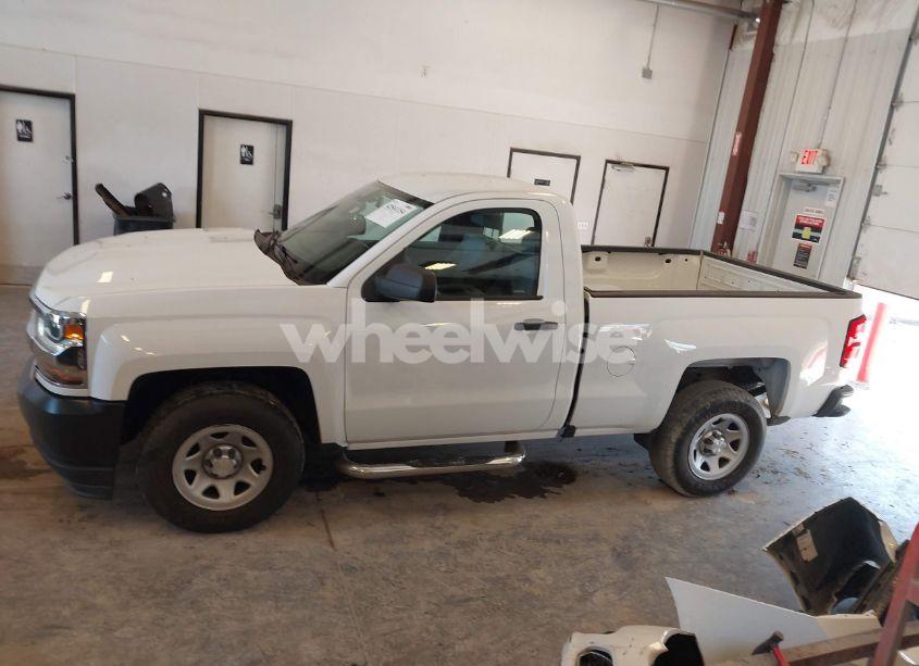 Photo 14 of 2018 Chevrolet Silverado 1500 WT (VIN 1GCNCNEH9JZ319516)