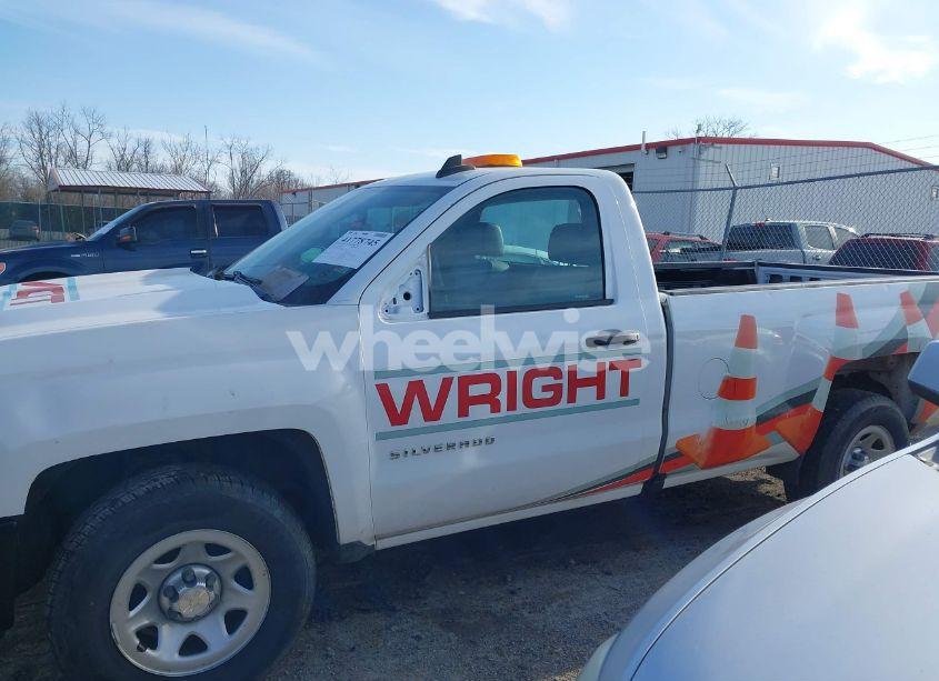 Photo 14 of 2018 Chevrolet Silverado 1500 WT (VIN 1GCNCNEHXJZ302661)