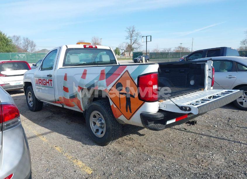 Photo 3 of 2018 Chevrolet Silverado 1500 WT (VIN 1GCNCNEHXJZ302661)