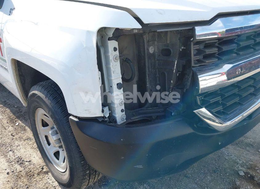 Photo 6 of 2018 Chevrolet Silverado 1500 WT (VIN 1GCNCNEHXJZ302661)