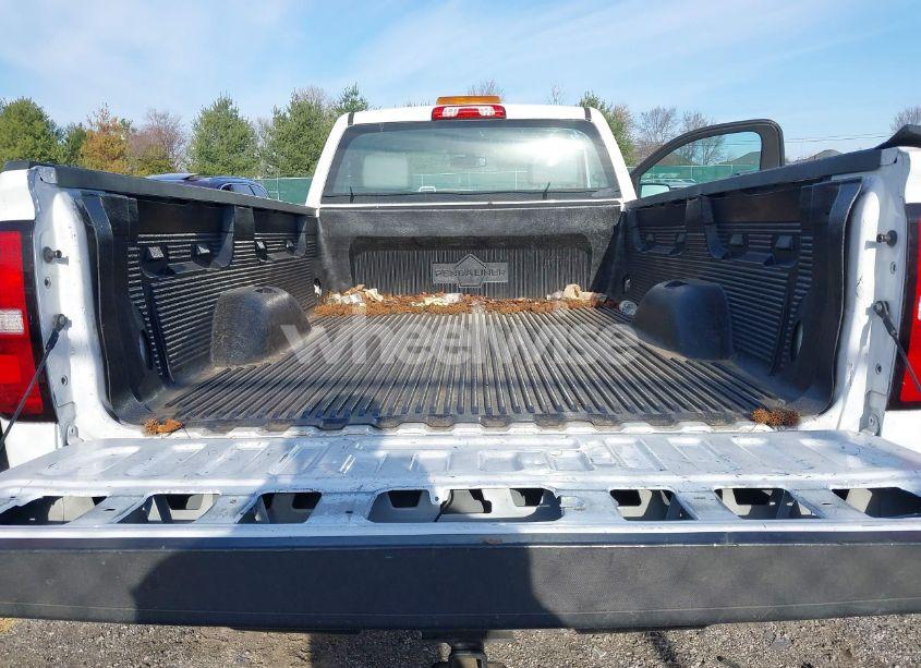 Photo 8 of 2018 Chevrolet Silverado 1500 WT (VIN 1GCNCNEHXJZ302661)